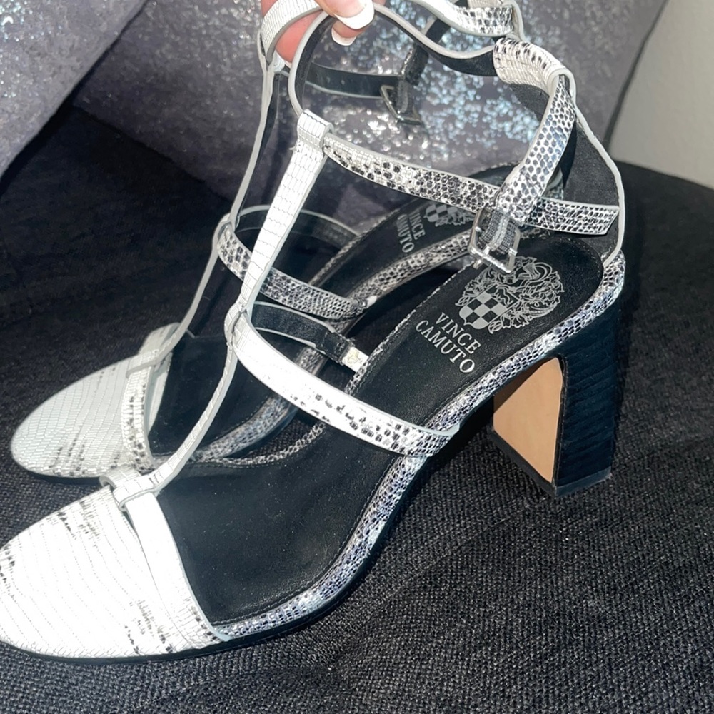 Python print White & Black Leather Vince Camuto blocked heel sandal 8.